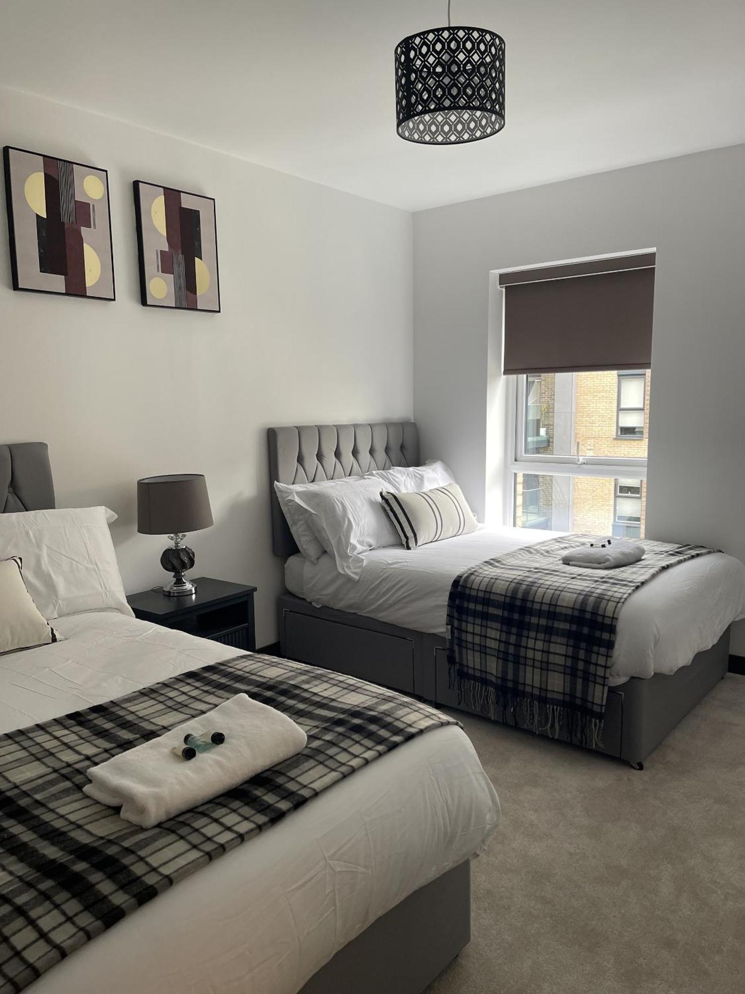 The Godfreys, Edinburgh Way, Harlow Ngoại thất bức ảnh